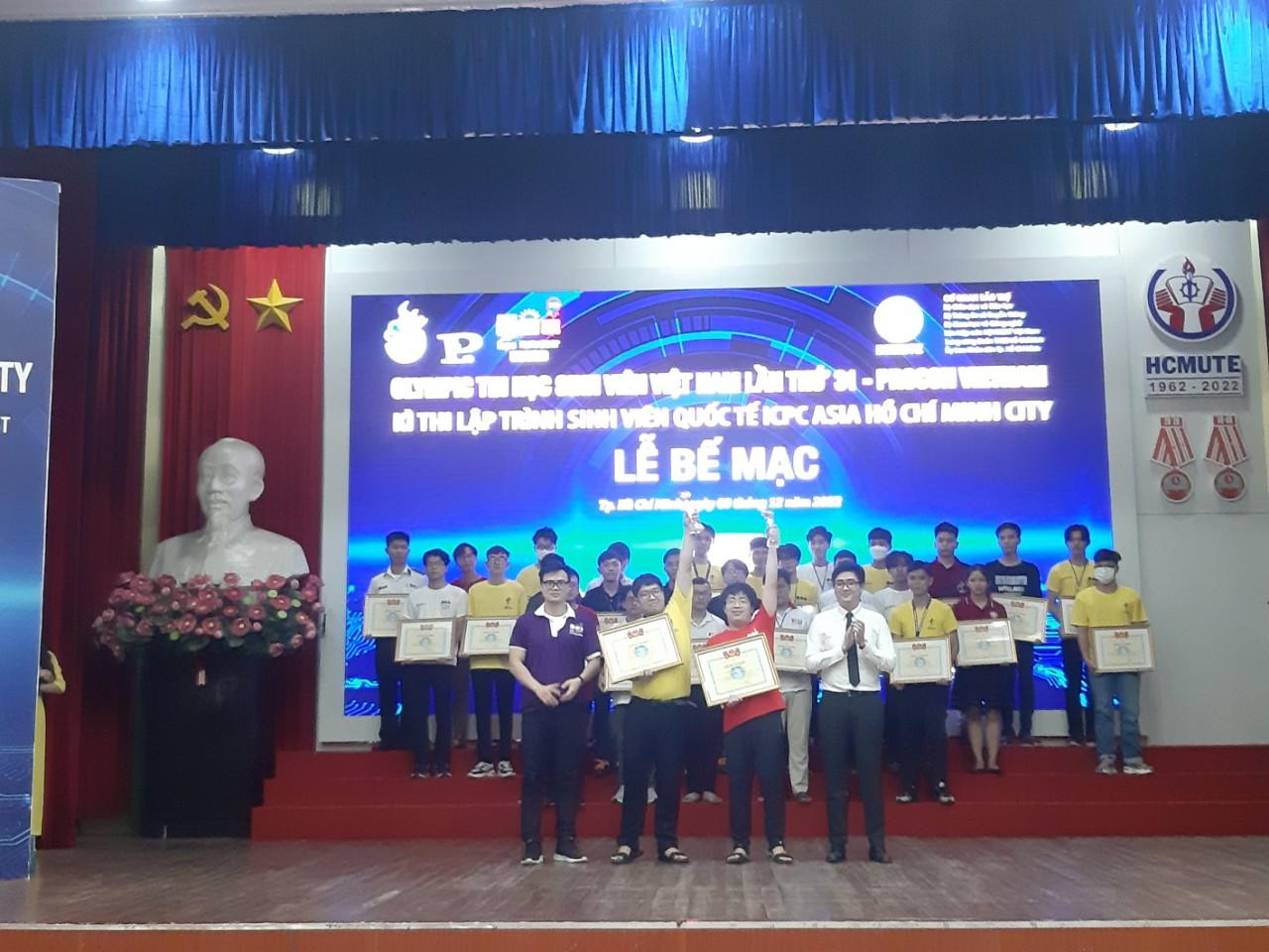 Cuộc thi Olympic tin học sinh viên Việt Nam lần thứ 31 đã chọn ra được những cá nhân, tập thể đạt thành tích cao nhất.