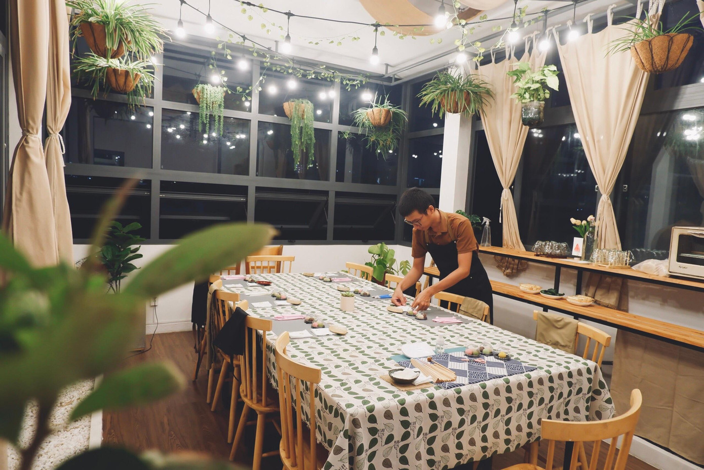 Những buổi học được Khải thiết kế tại những không gian đẹp mắt. Những buổi học được Khải thiết kế tại những không gian đẹp mắt.