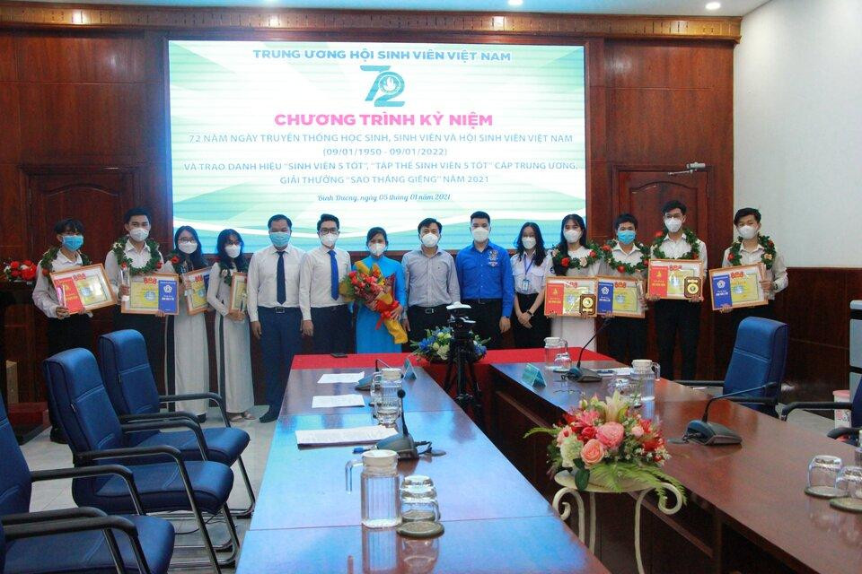 Những gương mặt sinh viên tỉnh Bình Dương có nhiều thành tích nổi bật được vinh danh trong dịp này.