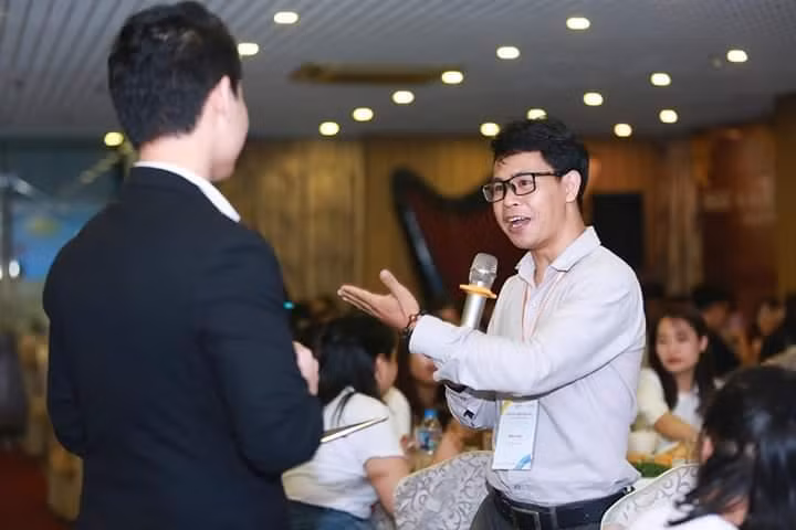 Điểu Vượt chia sẻ: “Việc học mở ra cho mình những tư duy, góc nhìn và tầm nhìn. Đó là điều quan trọng giúp mình tiến xa hơn”. Điểu Vượt chia sẻ: “Việc học mở ra cho mình những tư duy, góc nhìn và tầm nhìn. Đó là điều quan trọng giúp mình tiến xa hơn”.