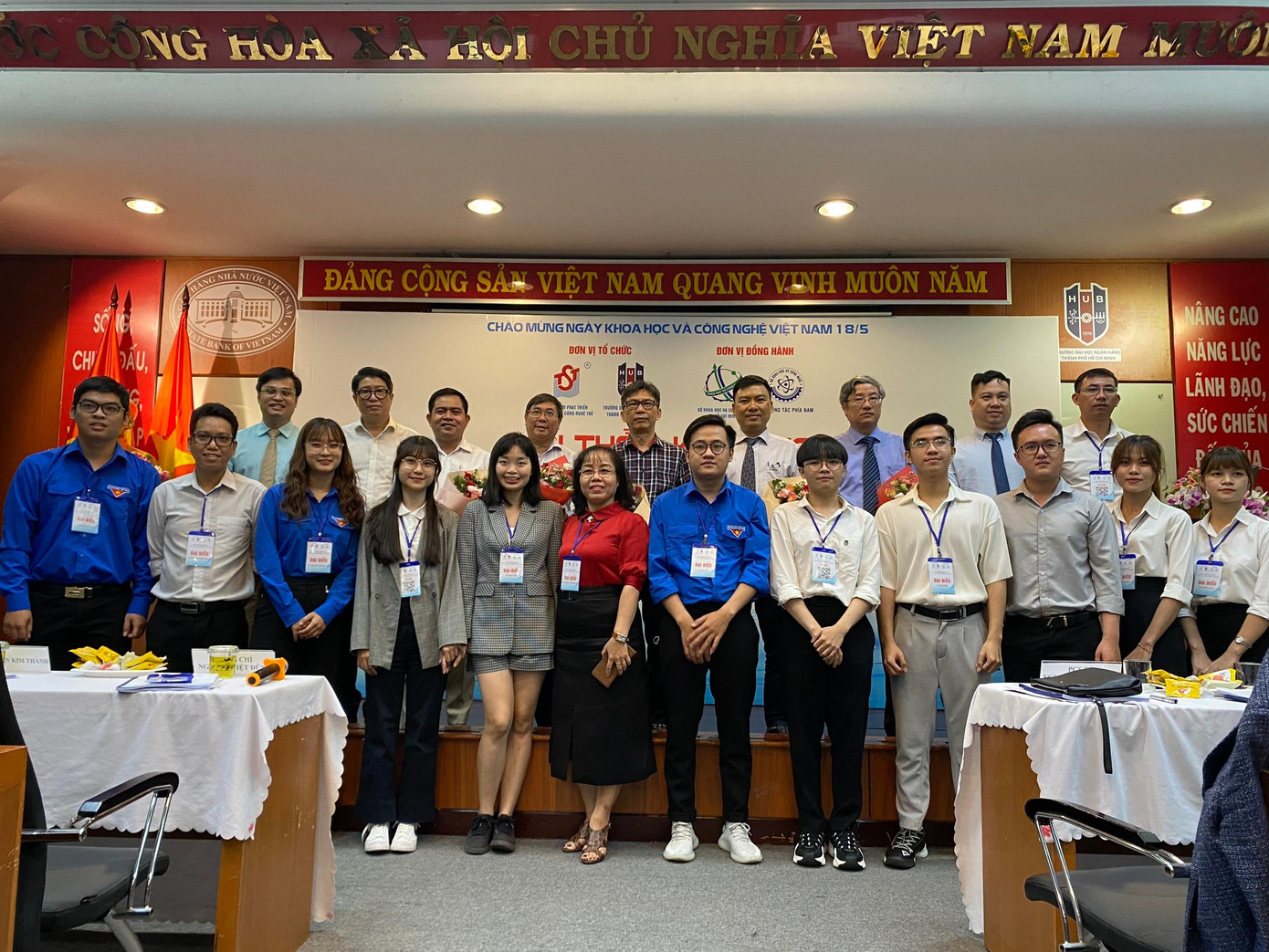 Sau Hội thảo, các báo cáo xuất sắc đã được tuyên dương và trao giải với cơ cấu giải thưởng gồm 2 giải Nhất, 2 giải Nhì, 2 giải Ba và các giải Khuyến khích, giải poster được bình chọn. Các báo cáo đạt giải tại hội thảo sẽ được hỗ trợ phản biện và ưu tiên chính sách công bố trên Tạp chí Khoa học và Công nghệ Việt Nam (tiếng Anh và tiếng Việt), Tạp chí Kinh tế - Ngân hàng châu Á - tạp chí hiện đã được Hội đồng chức danh Giáo sư nhà nước ngành, liên ngành tính điểm công trình khoa học.