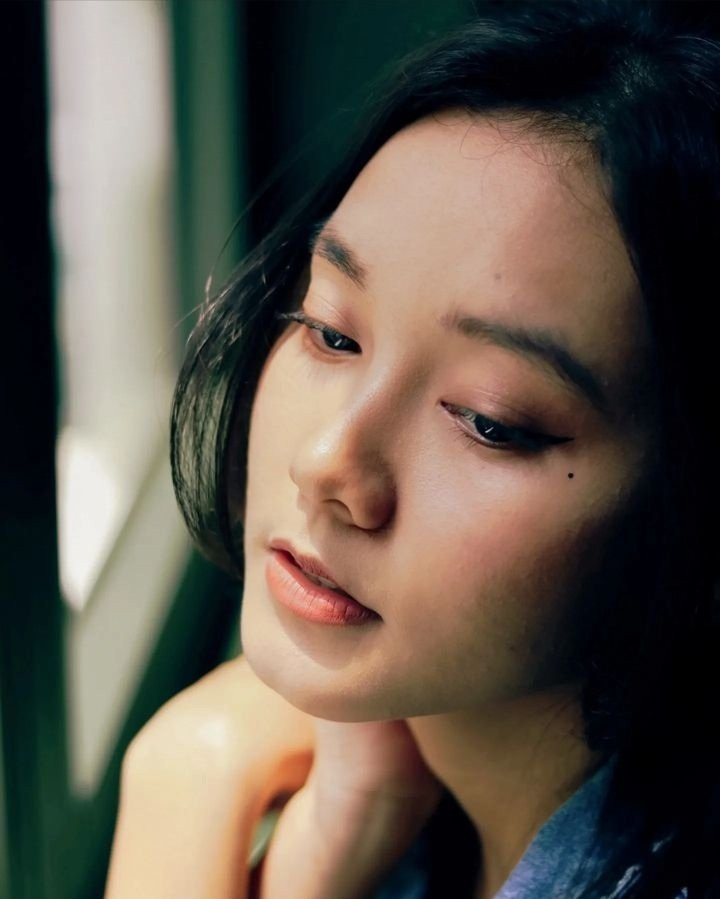 Châu Anh tận dụng việc 'săn sale' cuối năm để mua tặng những món đồ cho người thân, bạn bè.