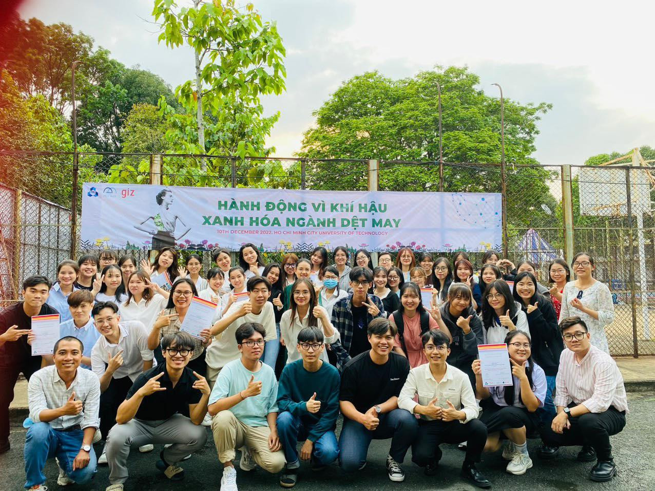 Sinh viên tham gia cuộc thi đã trải qua khóa học về hành động vì khí hậu. (Ảnh: ĐHBK)