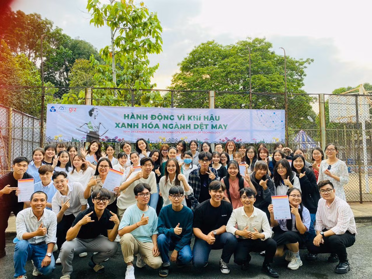 Sinh viên tham gia cuộc thi đã trải qua khóa học về hành động vì khí hậu. (Ảnh: ĐHBK)