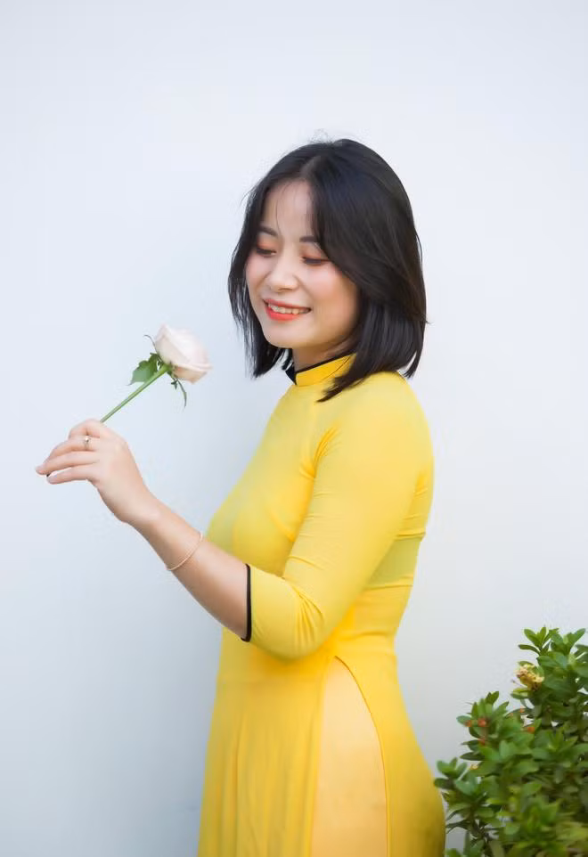 Cô giáo trẻ Lê Thị Sen. Cô giáo trẻ Lê Thị Sen.