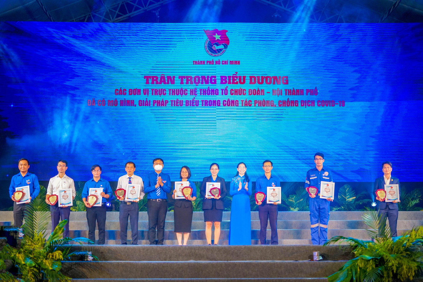 Nhân dịp Kỷ niệm 91 năm Ngày thành lập Đoàn TNCS Hồ Chí Minh, Ban Chấp hành Thành Đoàn TP. HCM cũng đã trao những phần thưởng biểu dương các cá nhân, tập thể có đóng góp tích cực trong công tác phòng, chống dịch COVID-19.