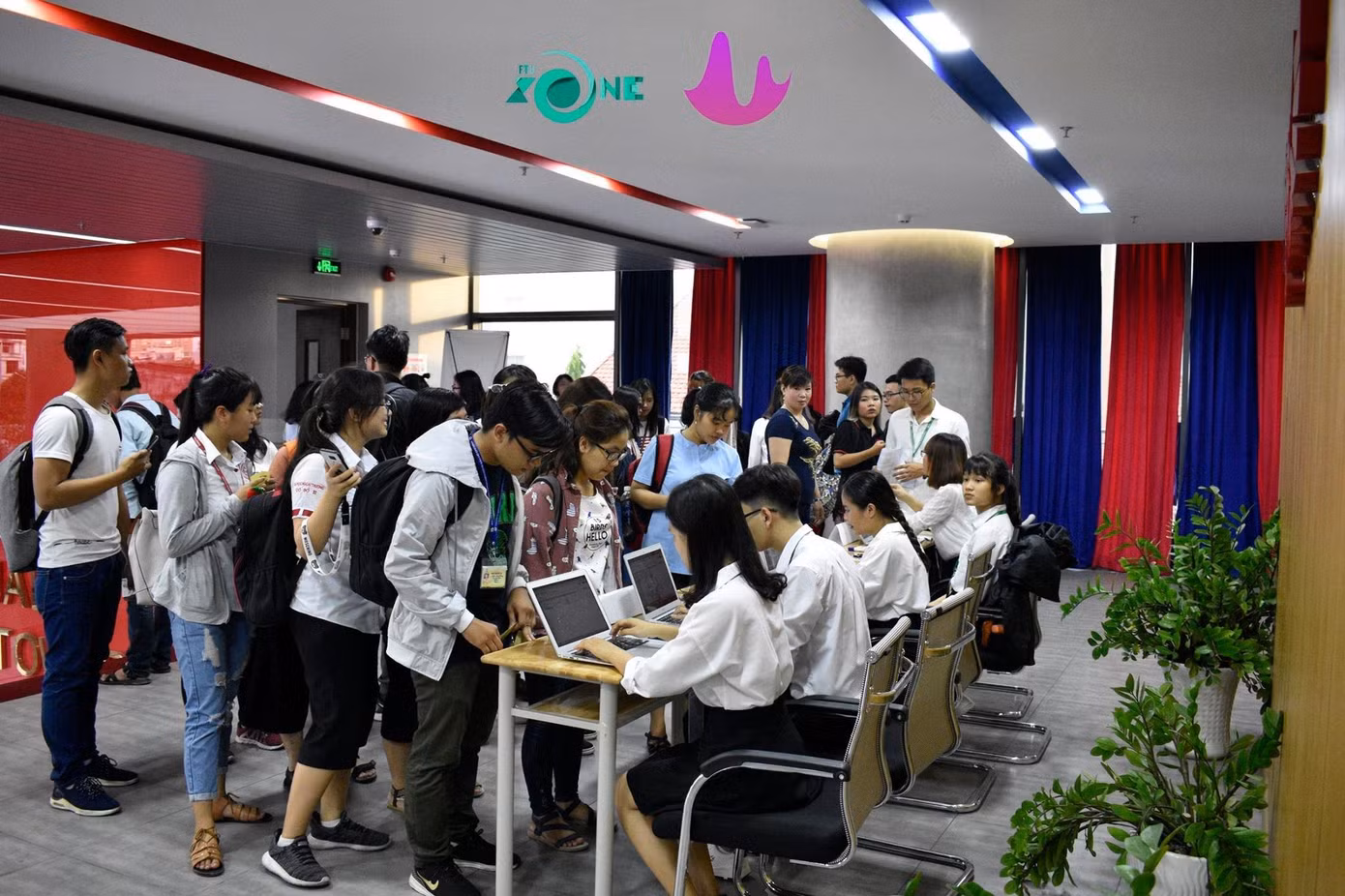 Cuộc thi qua các năm thu hút đông đảo sinh viên tham dự.