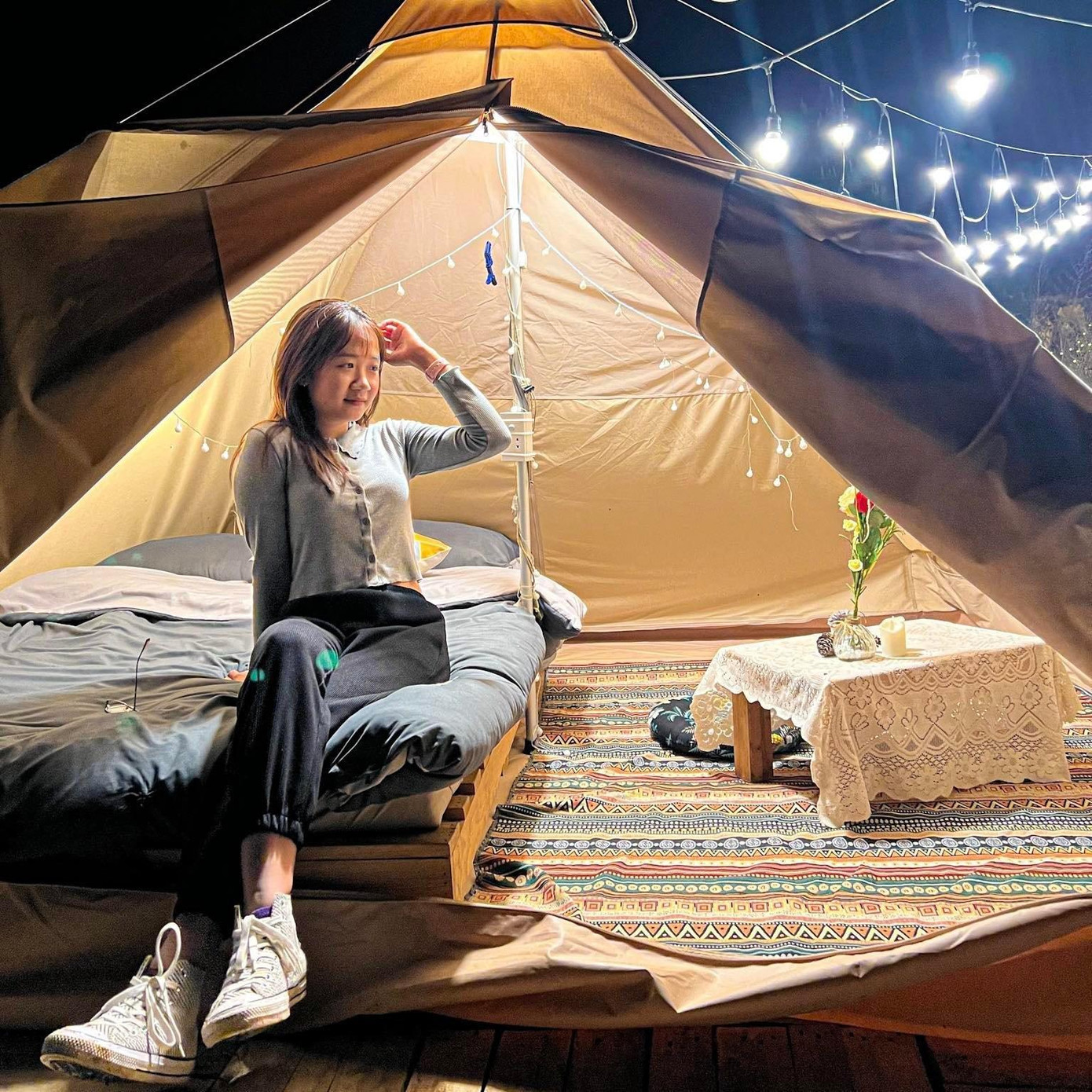 Theo Phượng, khi đi cắm trại qua đêm thì an toàn là trên hết. Theo Phượng, khi đi cắm trại qua đêm thì an toàn là trên hết.