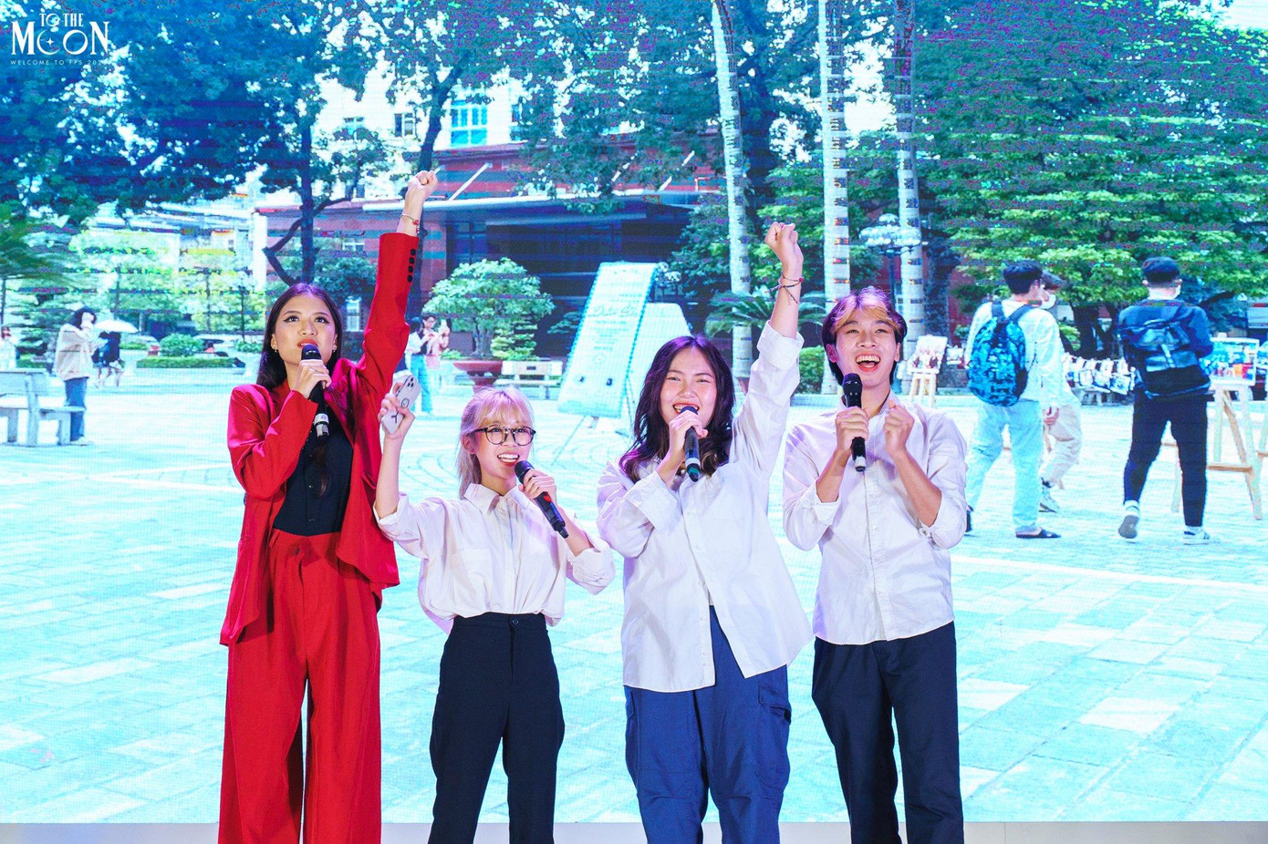 Vở kịch “Lên trăng” thể hiện tư duy biên kịch và diễn xuất ấn tượng của sinh viên Báo chí.