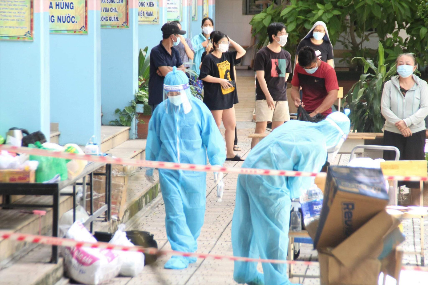 Tuổi trẻ TP. HCM đã đồng hành và luôn có mặt tại tuyến đầu trong gian đoạn TP. HCM bùng phát dịch năm 2021. Tuổi trẻ TP. HCM đã đồng hành và luôn có mặt tại tuyến đầu trong gian đoạn TP. HCM bùng phát dịch năm 2021.