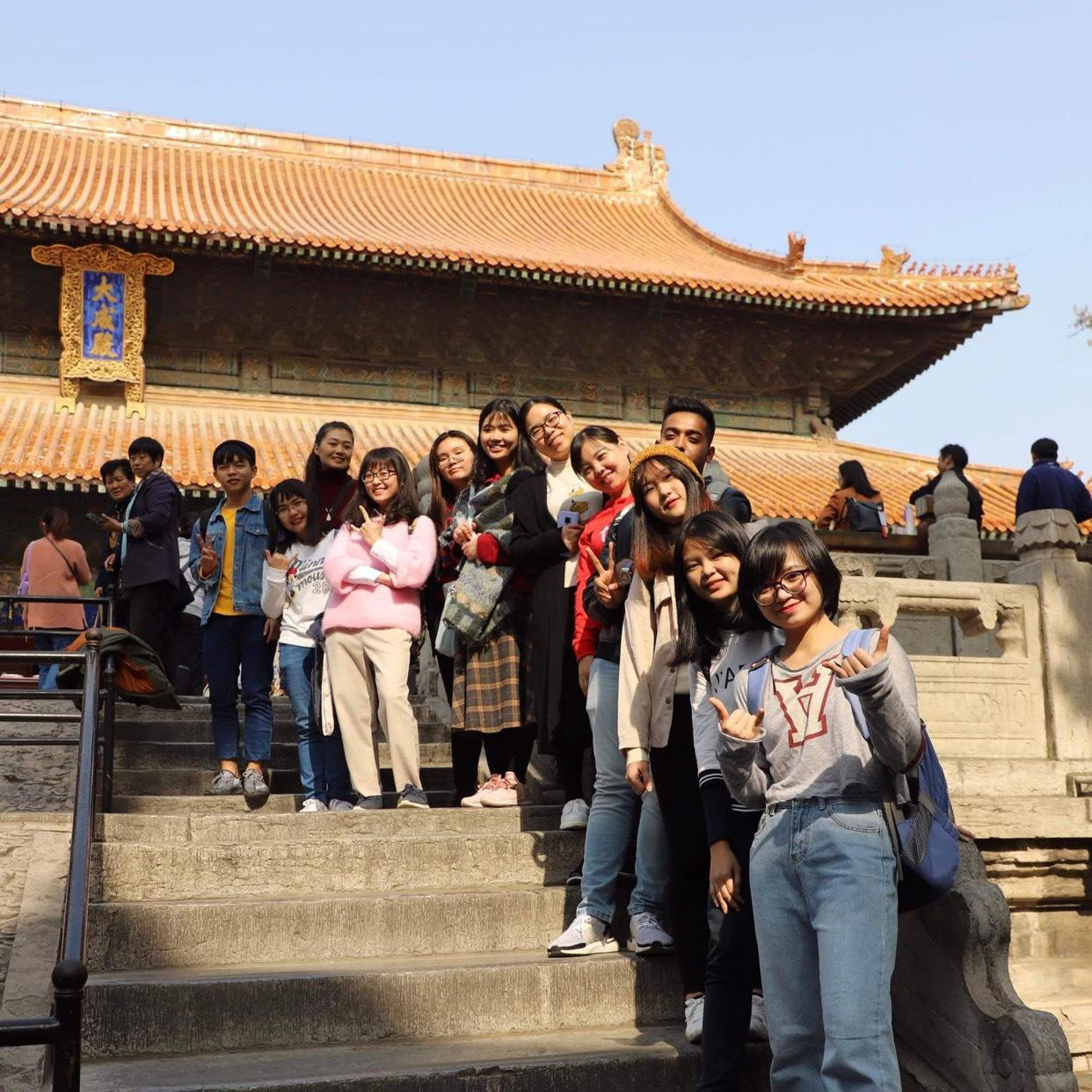 Hân thích nghi tốt với môi trường mới. Hân thích nghi tốt với môi trường mới.