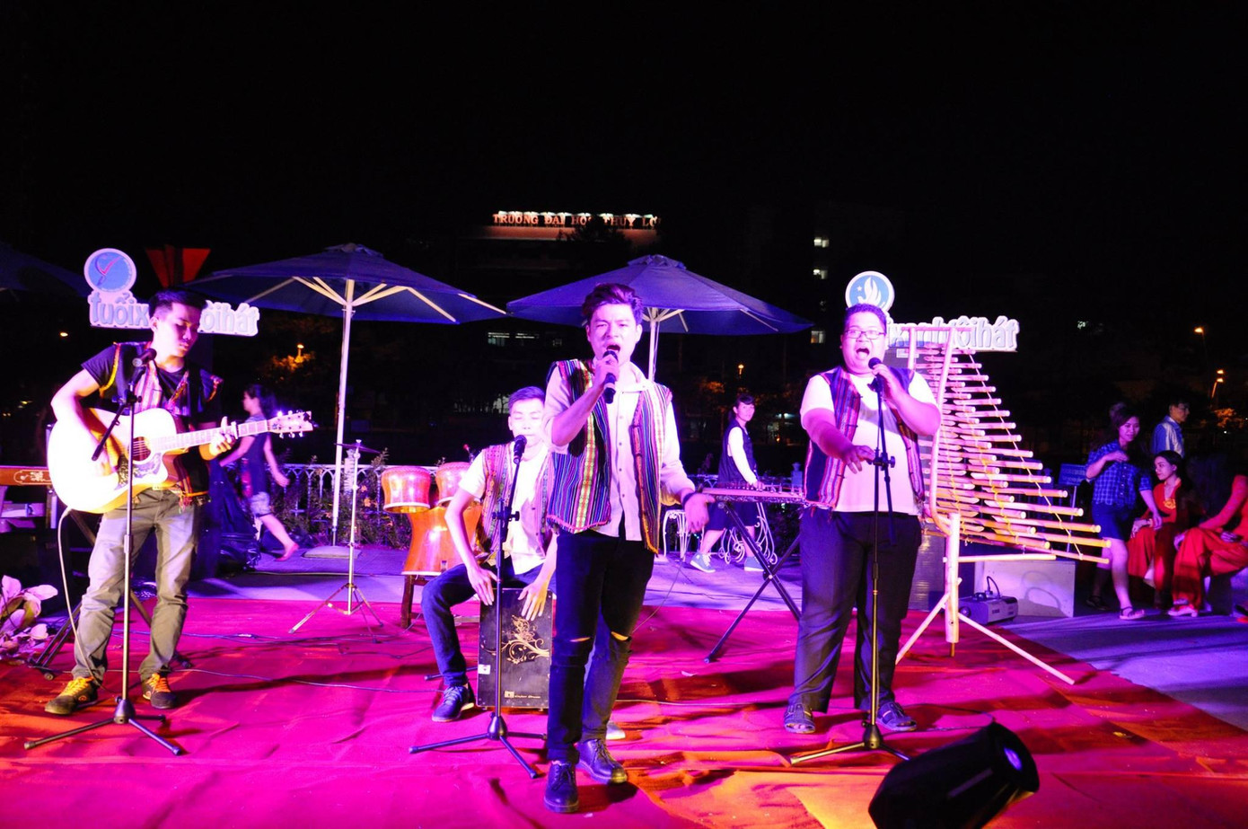 Chương trình “Âm nhạc dân tộc học đường” cũng có trong ngày hội.