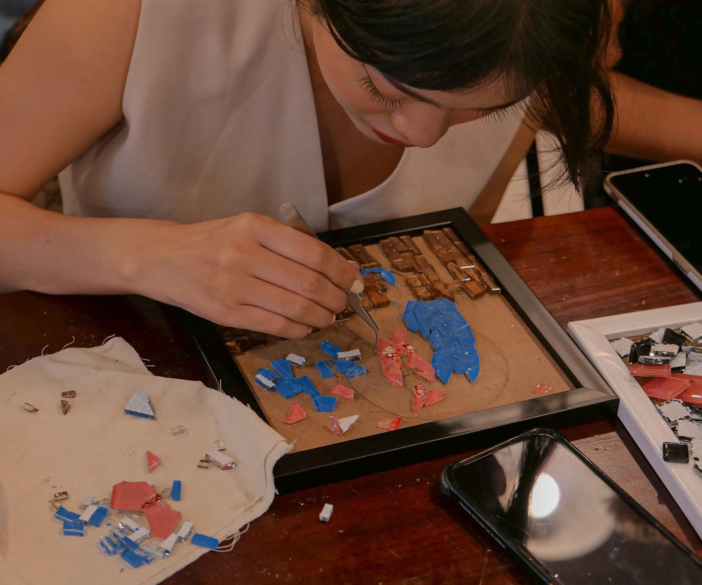 Nhi và cộng sự của mình luôn muốn mang đến nhiều trải nghiệm thú vị cho các bạn trẻ thông qua các buổi workshop.