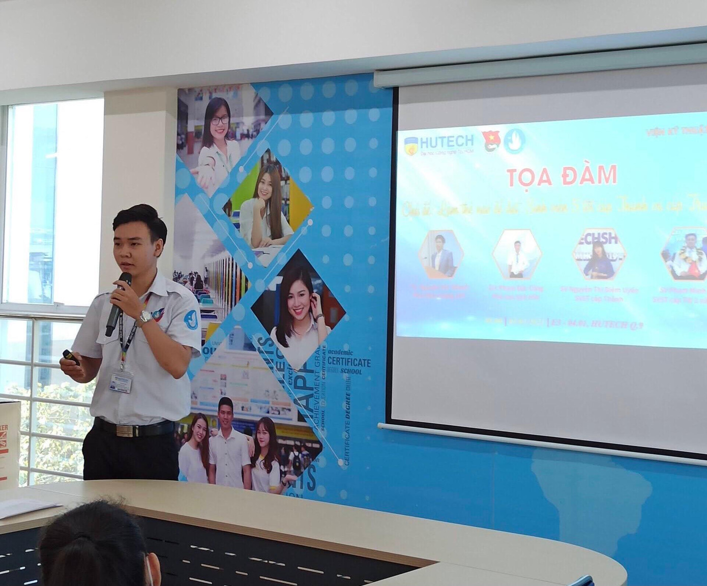 Ngoài hoạt động Đoàn - Hội ra thì thành tích học tập của Công cũng rất ấn tượng. Ngoài hoạt động Đoàn - Hội ra thì thành tích học tập của Công cũng rất ấn tượng.