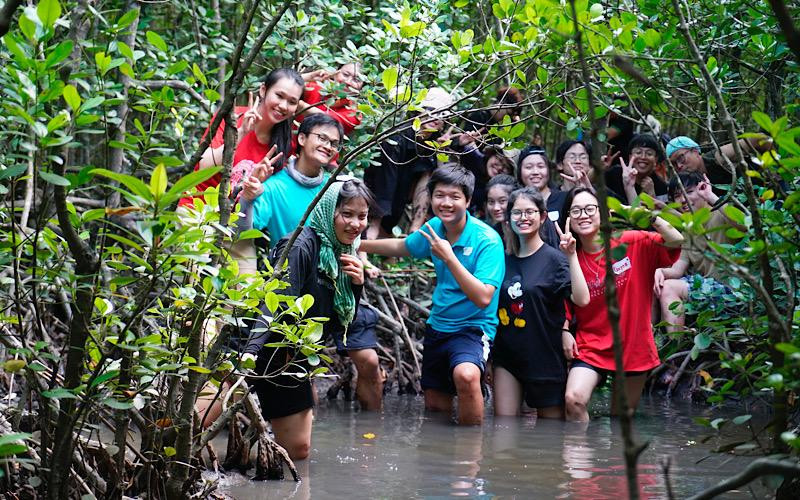 Thao gia hội trại, các bạn trẻ sẵn sàng dẫn dắt các dự án tiên phong bảo vệ môi trường. Thao gia hội trại, các bạn trẻ sẵn sàng dẫn dắt các dự án tiên phong bảo vệ môi trường.