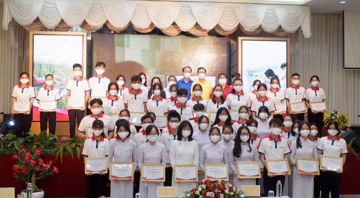 SCG đã đồng hành và chắp cánh cho hơn 5.000 ước mơ trong suốt 15 năm vừa qua. SCG đã đồng hành và chắp cánh cho hơn 5.000 ước mơ trong suốt 15 năm vừa qua.