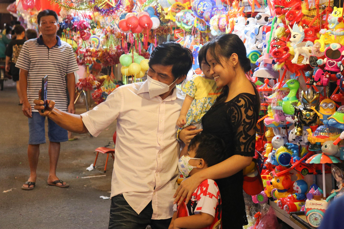 Nhiều gia đình cũng chọn đây làm địa điểm vui chơi vào dịp cuối tuần.