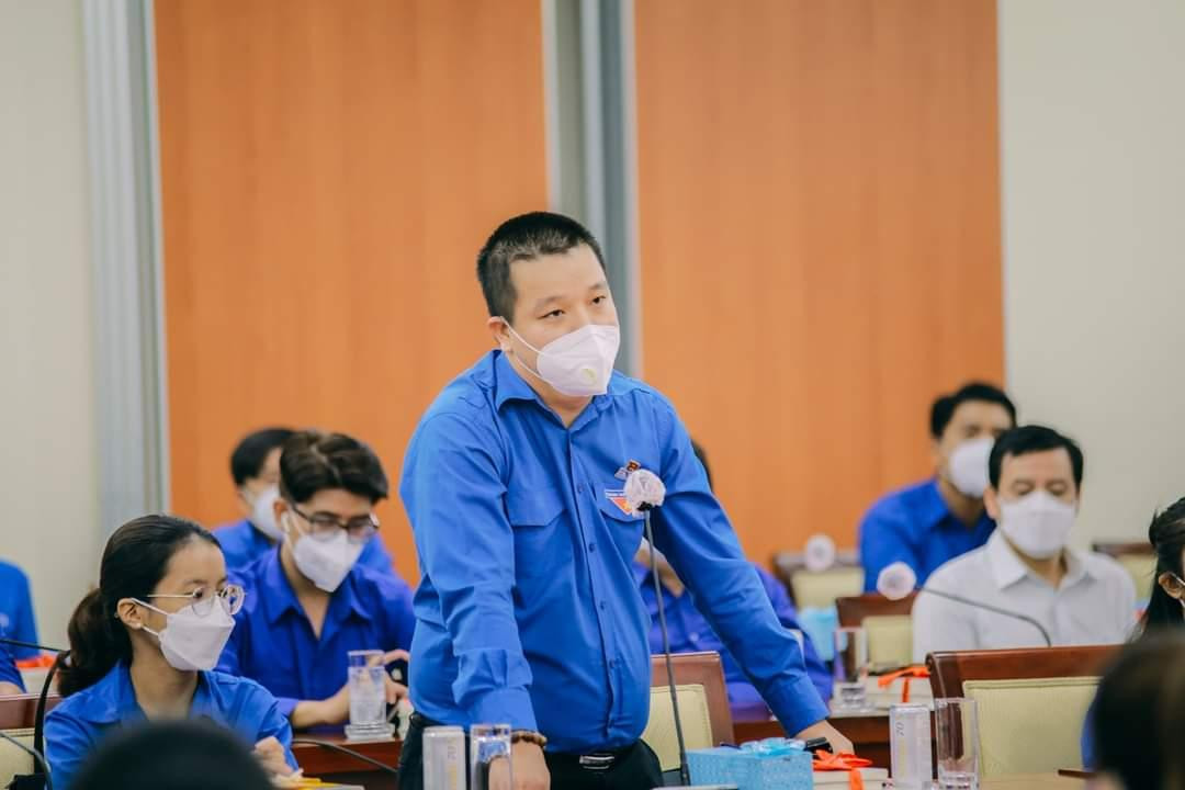 Cử tri Dương Trọng Phúc - Phó Hiệu trưởng Trường đoàn Lý Tự Trọng phát biểu tại Hội nghị.