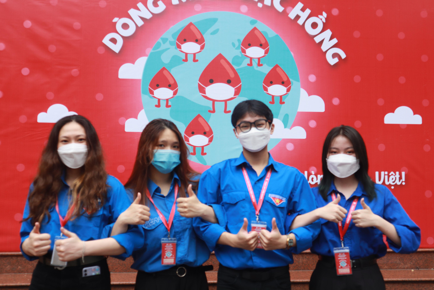 Tình nguyện viên trẻ năng động, nhiệt huyết tham gia hoạt động xã hội.