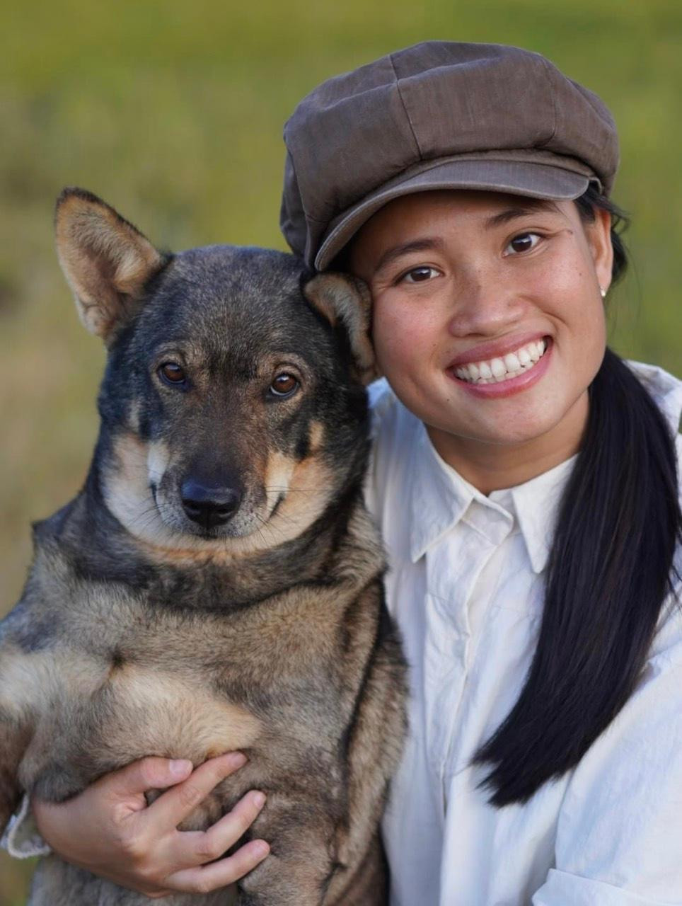 An Đen giản dị bên 'bé Gấu'.