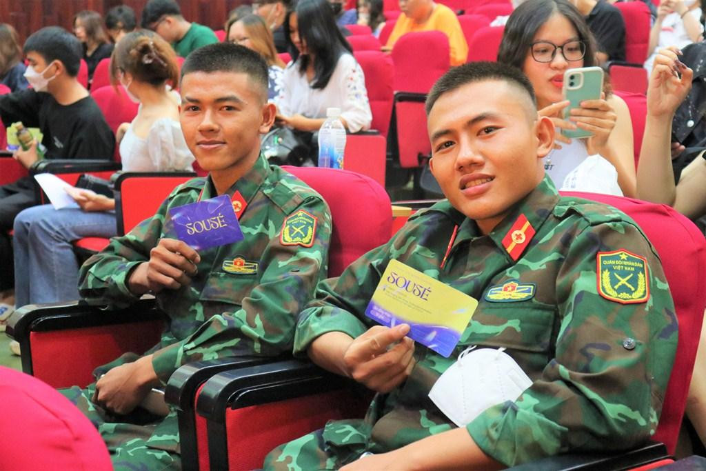 Pháp và Phiến tham dự chương trình. Pháp và Phiến tham dự chương trình.