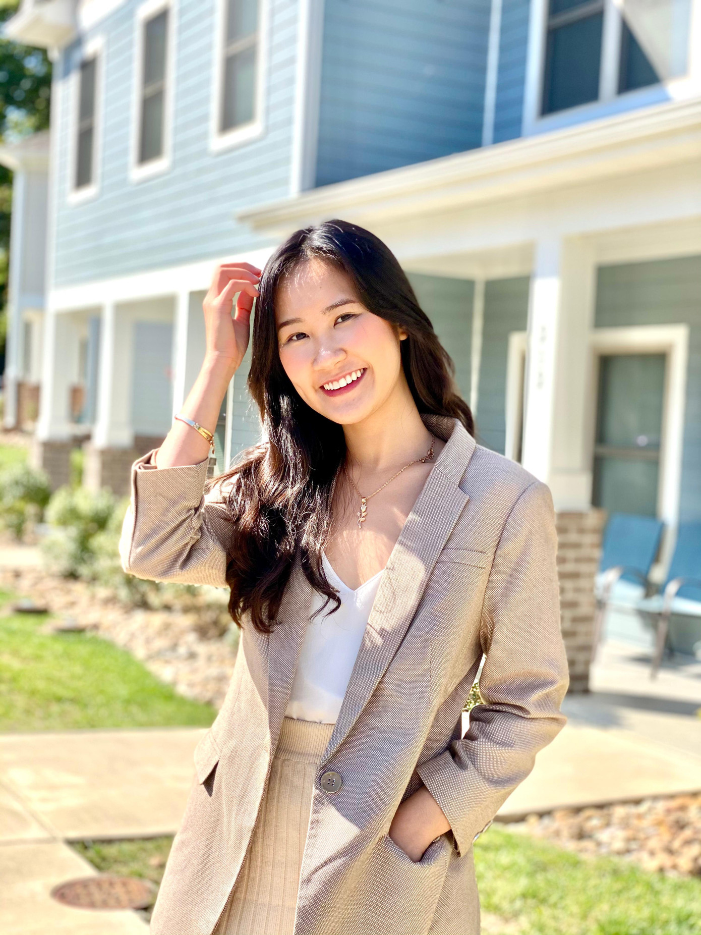 Uyên cũng có một thời gian chọn sai nghề nghiệp. Uyên cũng có một thời gian chọn sai nghề nghiệp.