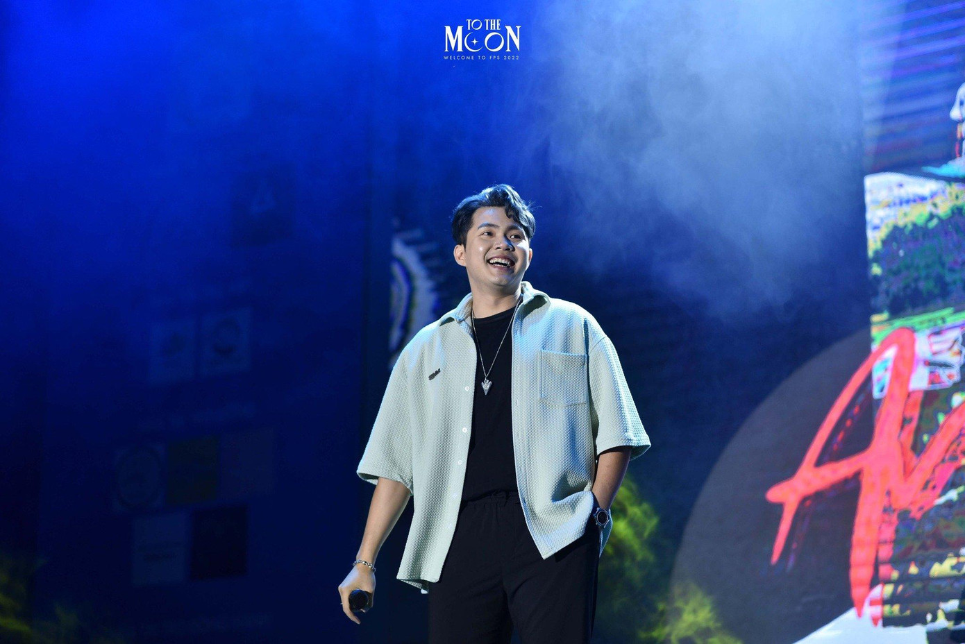 Andiez xuất hiện rạng rỡ tại chương 2 của đêm đại nhạc hội.