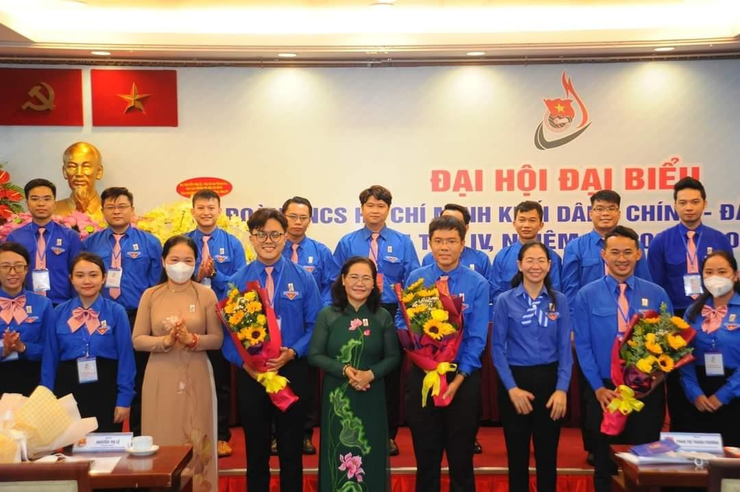 Anh Nguyễn Đăng Khoa (thứ tư, bên phải) tái đắc cử Bí thư Đoàn Khối Dân - Chính - Đảng TP. HCM, nhiệm kỳ 2022 - 2027.