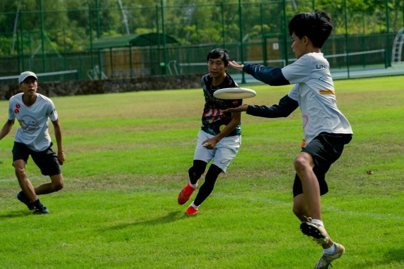 Ném đĩa bay cũng đòi hỏi nhiều kỹ thuật ở người chơi. Ném đĩa bay cũng đòi hỏi nhiều kỹ thuật ở người chơi.