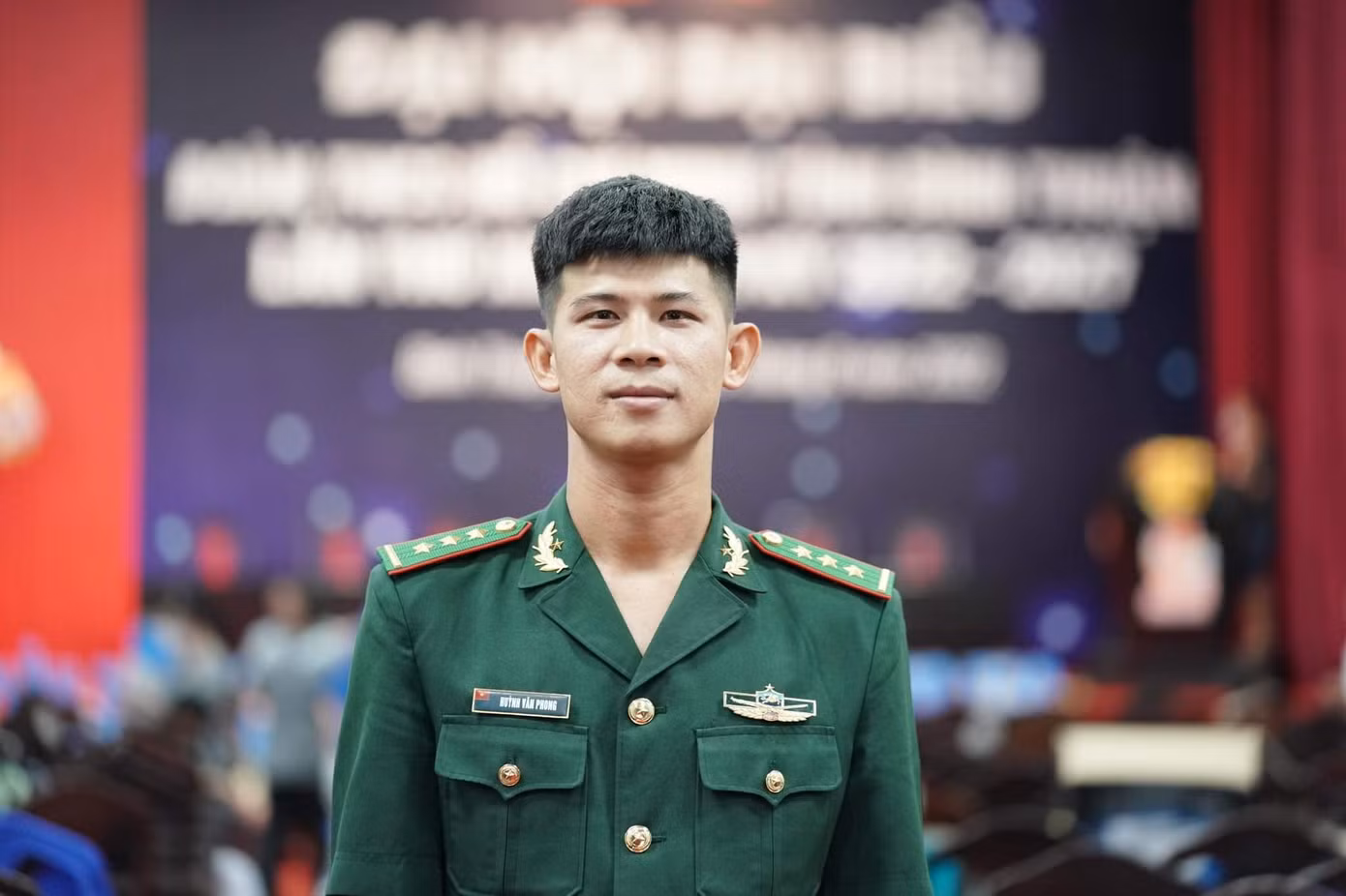 Huỳnh Văn Phong (Bí thư Chi đoàn Đồn Biên phòng cửa khẩu cảng Phú Quý, Bộ đội Biên phòng Bình Thuận). Ảnh: Phạm Nguyễn.