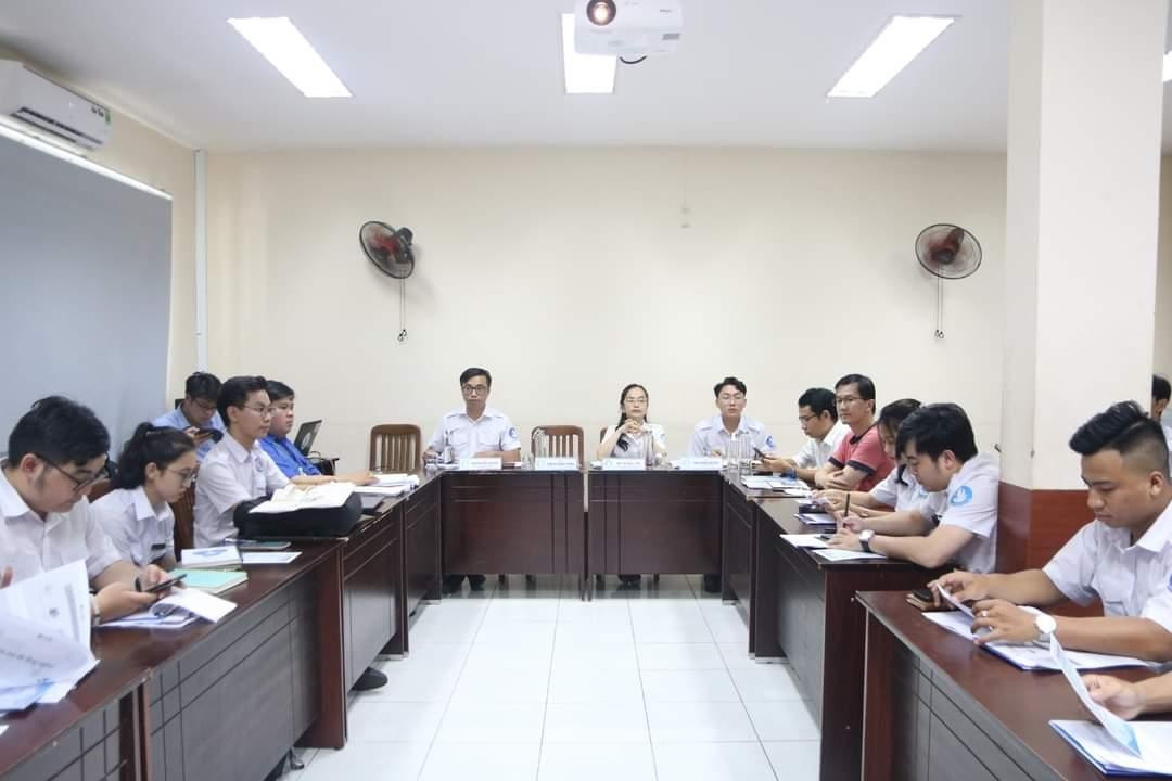 Ban Tổ chức họp, bình chọn Giải thưởng 'Bồ câu trắng' năm học 2021 - 2022.