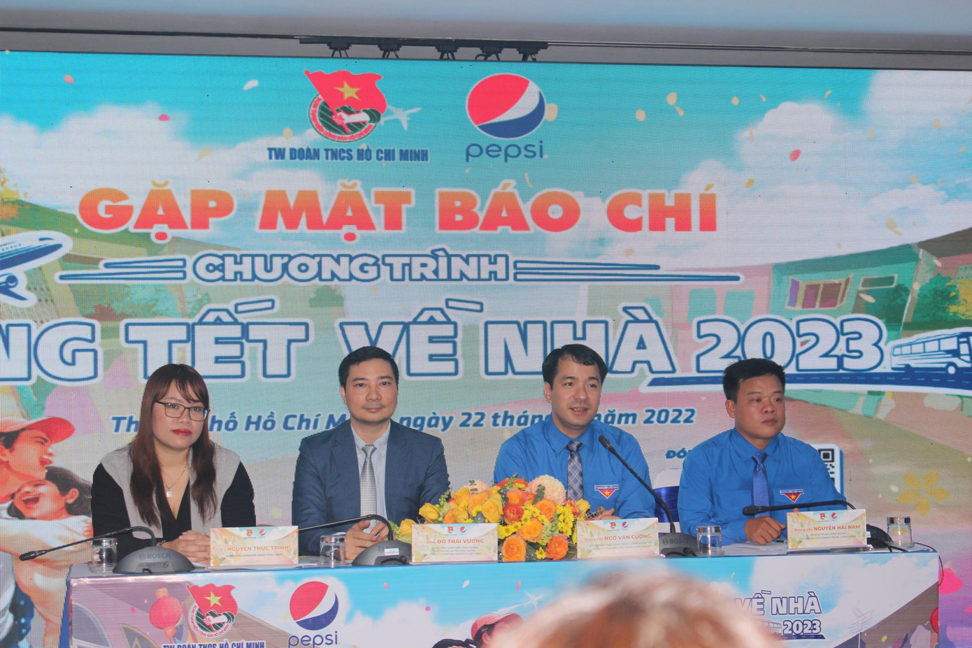 Đại diện Ban Tổ chức chương trình thông tin về các điểm mới của chương trình 'Mang Tết về nhà' năm 2023.