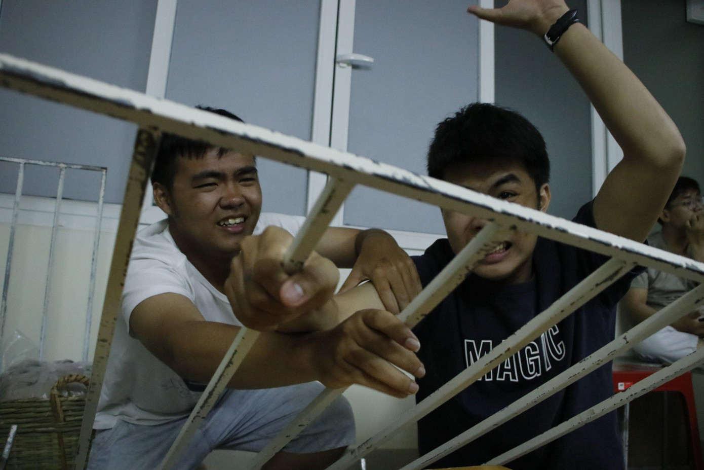 Một cảnh tập luyện vở kịch của sinh viên. (Ảnh: CLB Kịch khoa Báo chí & Truyền thông) Một cảnh tập luyện vở kịch của sinh viên. (Ảnh: CLB Kịch khoa Báo chí & Truyền thông)