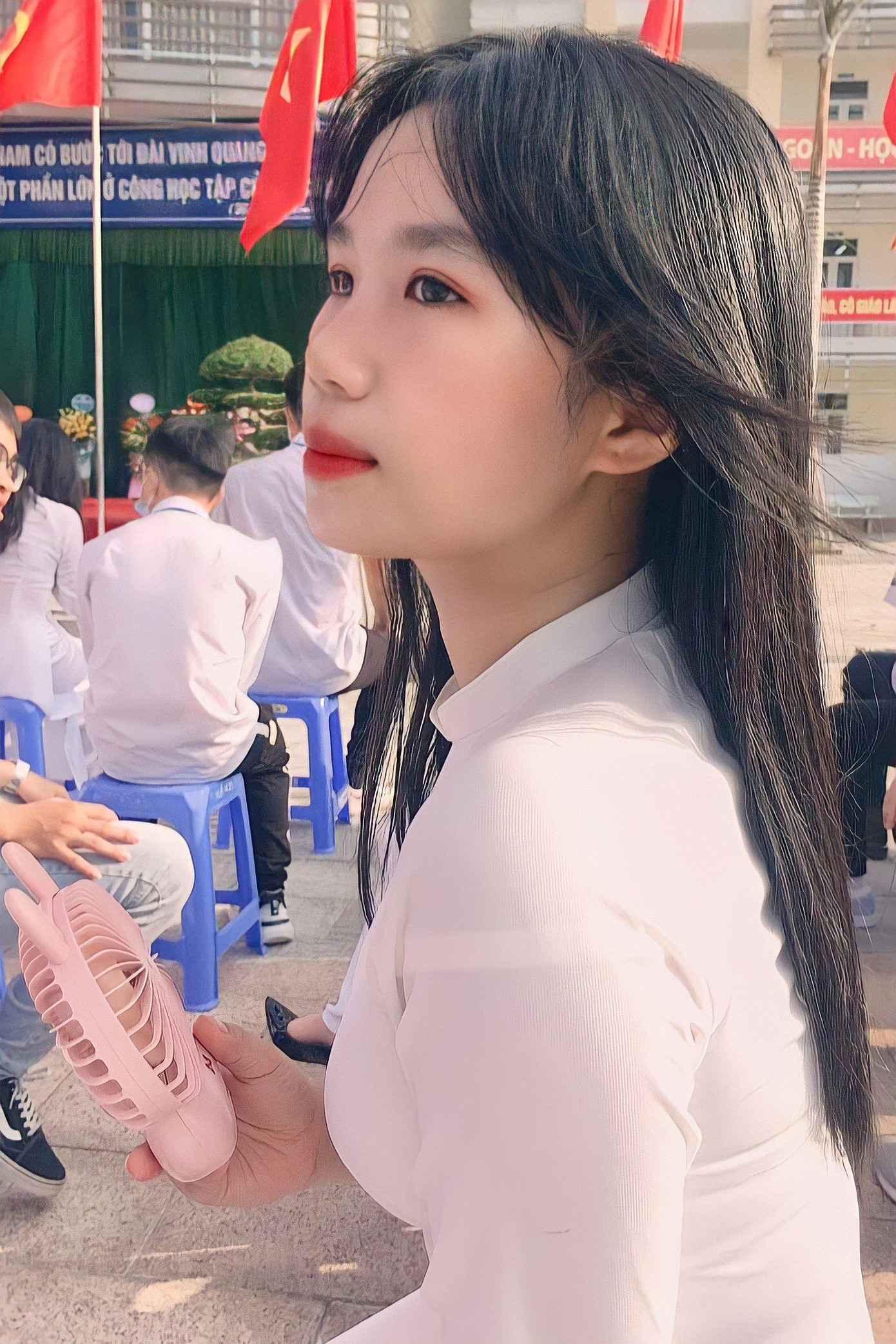 Huyền Nga - một tân sinh viên năng động đến từ Thái Nguyên. Huyền Nga - một tân sinh viên năng động đến từ Thái Nguyên.