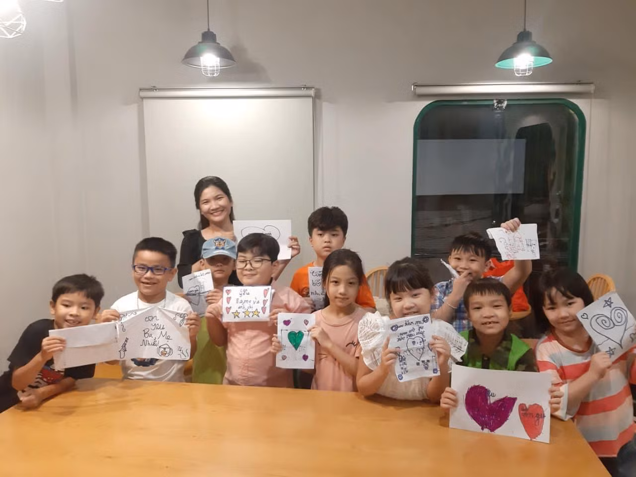 Phương Trang có thêm được nhiều kỹ năng khi làm các công việc liên quan đến trẻ.
