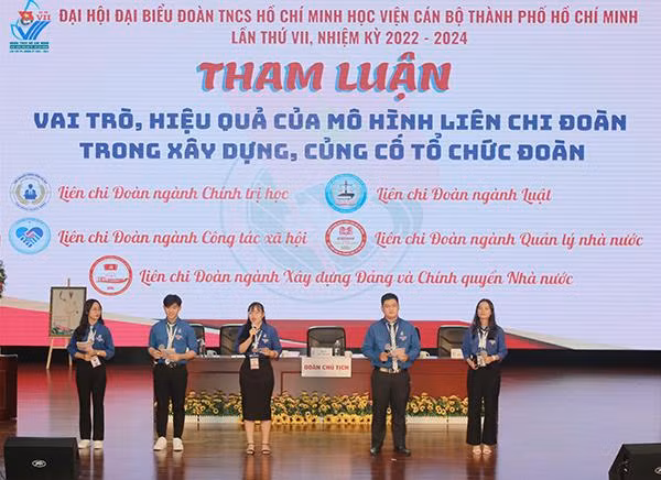 Các đại biểu tham dự Đại hội được nghe các chuyên đề chia sẻ về những hiến kế cho công tác Đoàn.