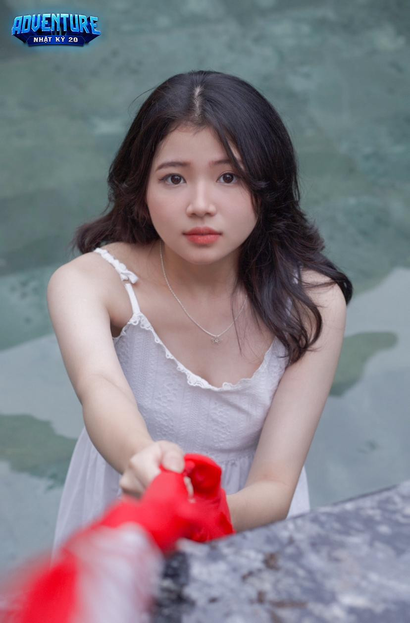 Đó là giây phút cô gái ở giữa ranh giới vùng an toàn và thế giới bên ngoài, chỉ một chút nữa thôi là sẽ tới được đích đến mà cô hằng ao ước. Bỏ lại phía sau vùng an toàn không có nghĩa là liều lĩnh ném đi sự thận trọng. Mỗi bước tiến là một sự tiến bộ.