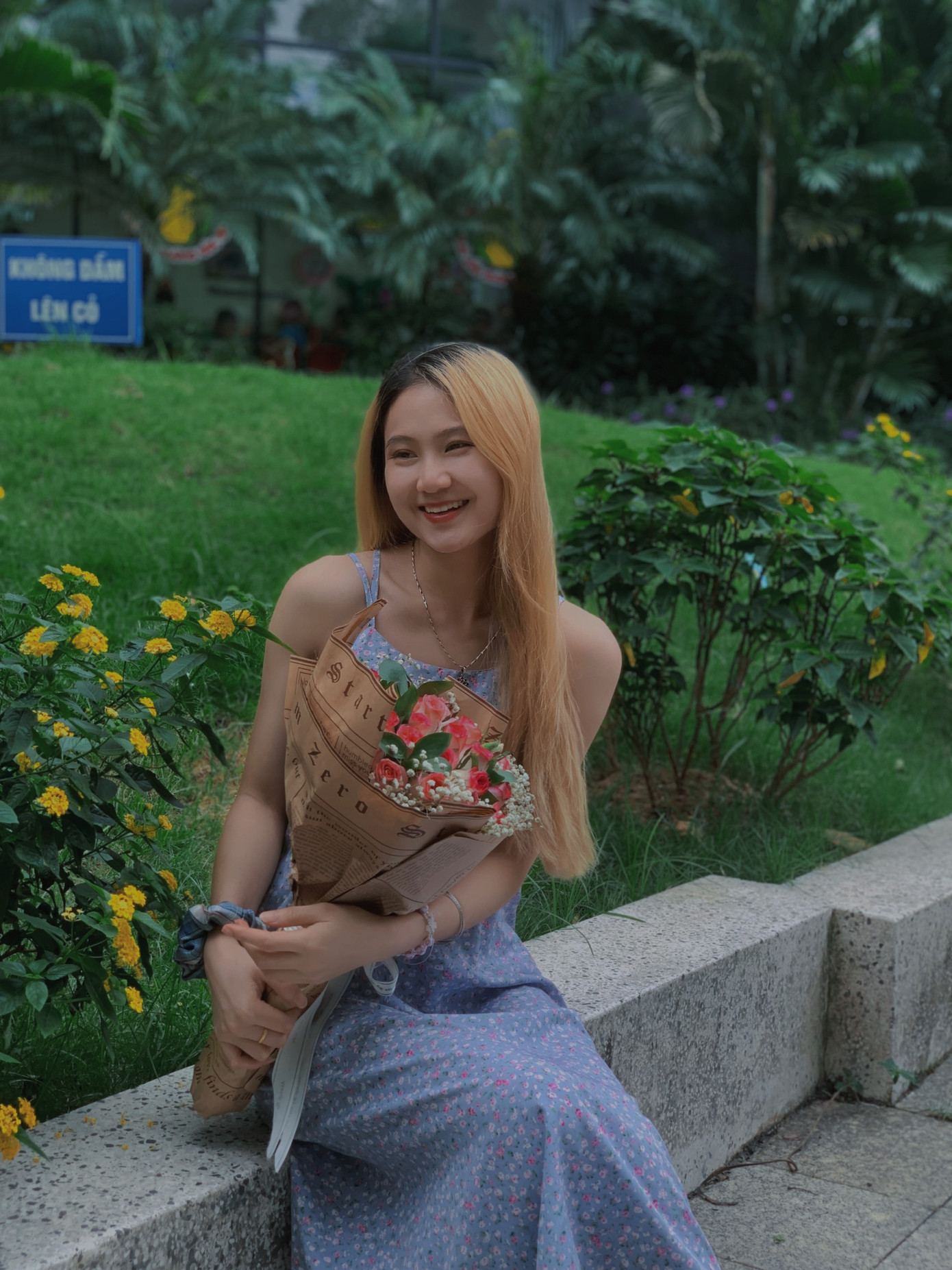 Đặng Trang hào hứng với công việc làm thêm của mình.