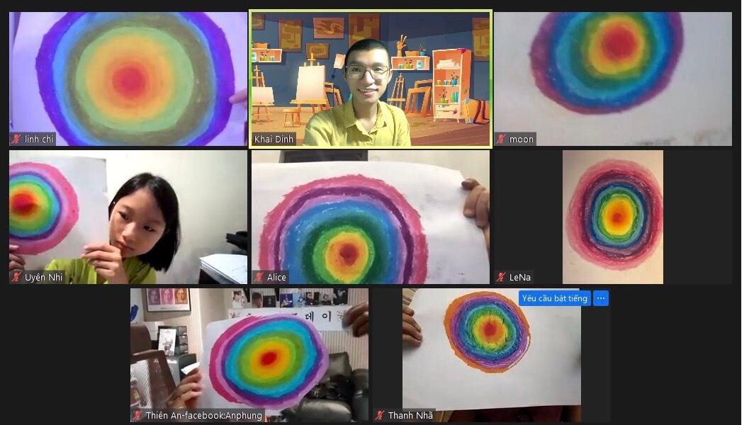 Khải lan tỏa năng lượng tích cực đến nhiều bạn trẻ và các em nhỏ. Khải lan tỏa năng lượng tích cực đến nhiều bạn trẻ và các em nhỏ.