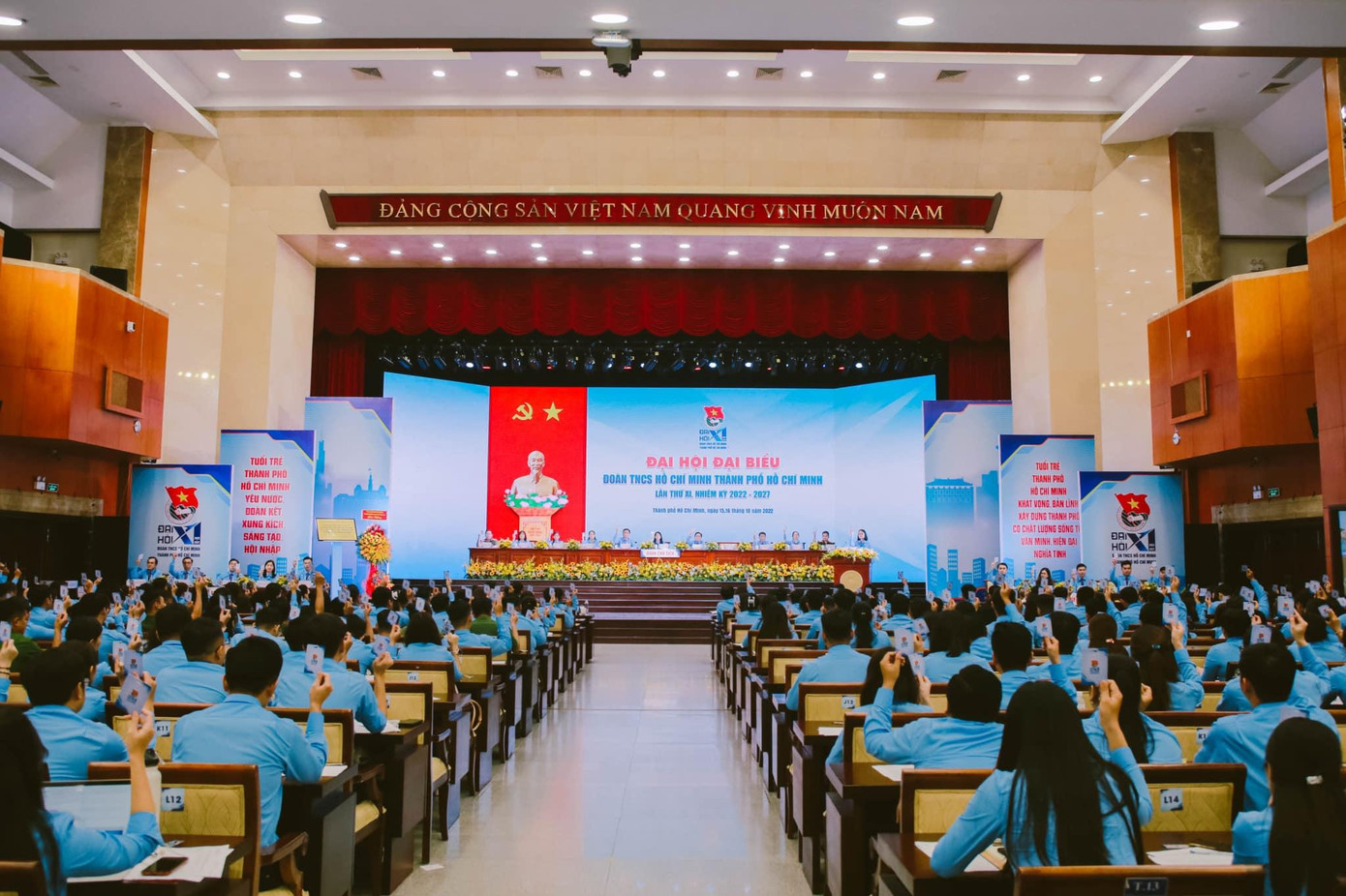 Tại phiên thứ nhất, đại hội tham gia thảo luận, góp ý xây dựng Báo cáo chính trị Đại hội Đoàn TNCS Hồ Chí Minh toàn quốc lần thứ XII, nhiệm kỳ 2022 - 2027; góp ý sửa đổi Điều lệ Đoàn, Hướng dẫn thực hiện Điều lệ Đoàn; đồng thời, bầu đoàn đại biểu tham dự Đại hội Đoàn TNCS Hồ Chí Minh toàn quốc lần thứ XII, nhiệm kỳ 2022 - 2027. (Ảnh: TLTĐ)