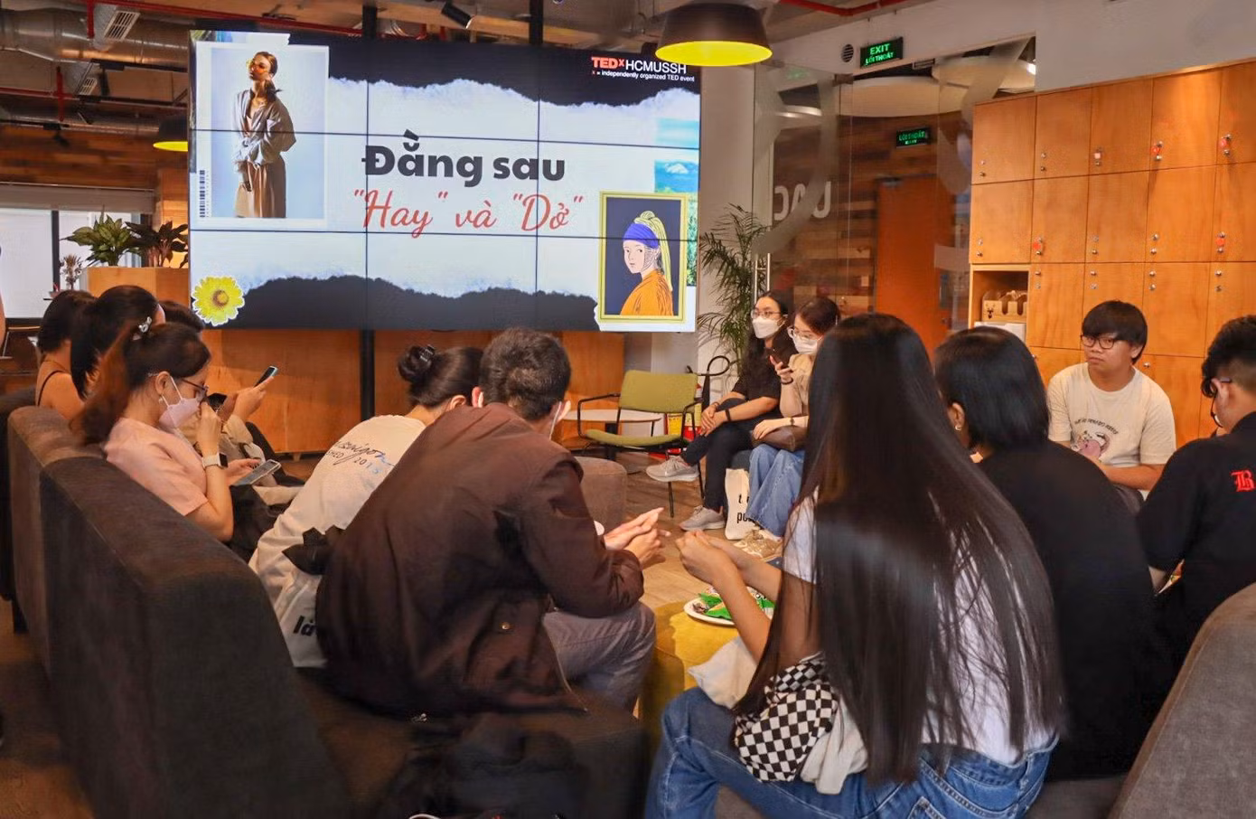 Các bạn cùng xem phim Biến mất ở thư viện trong phần 3 của chương trình. (Ảnh: Bình Nghi) Các bạn cùng xem phim Biến mất ở thư viện trong phần 3 của chương trình. (Ảnh: Bình Nghi)
