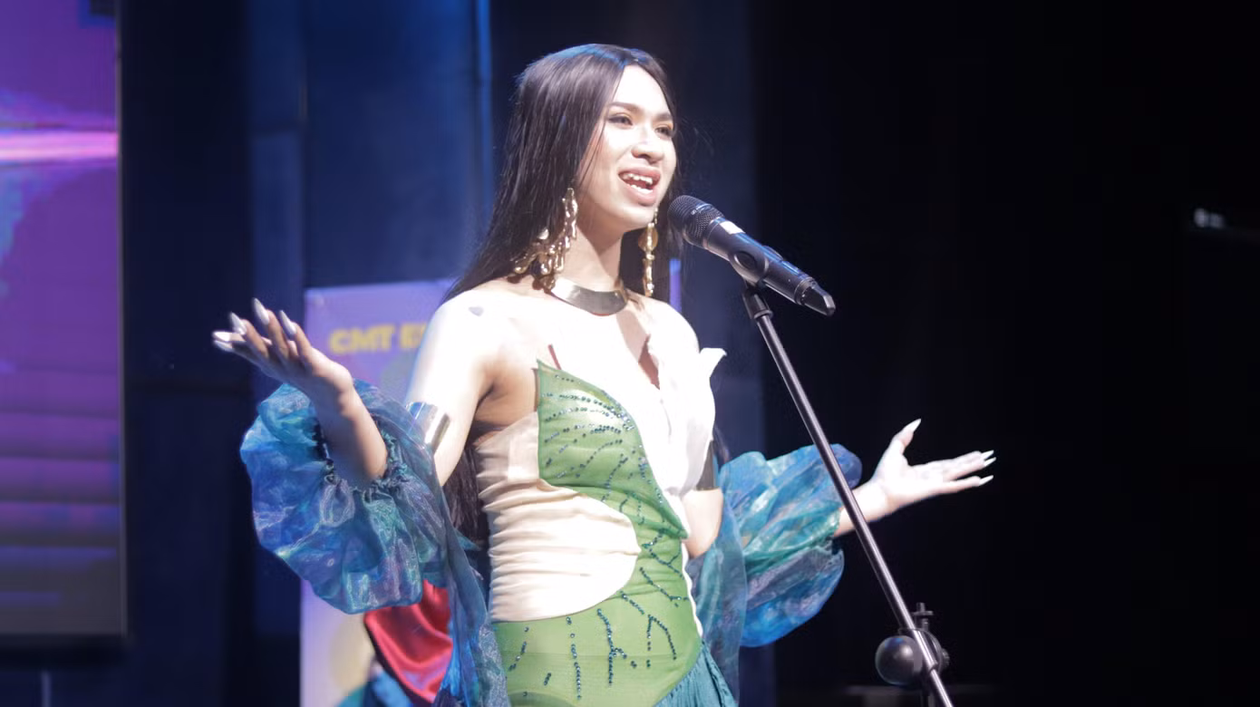 Tôn Ngọc Bảo Linh (Miss Conservation 2022) tự tin, bản lĩnh trả lời câu hỏi phần thi ứng xử đầy cam go và chiếm trọn sự ủng hộ của khán giả. (Ảnh: Nam Giang)