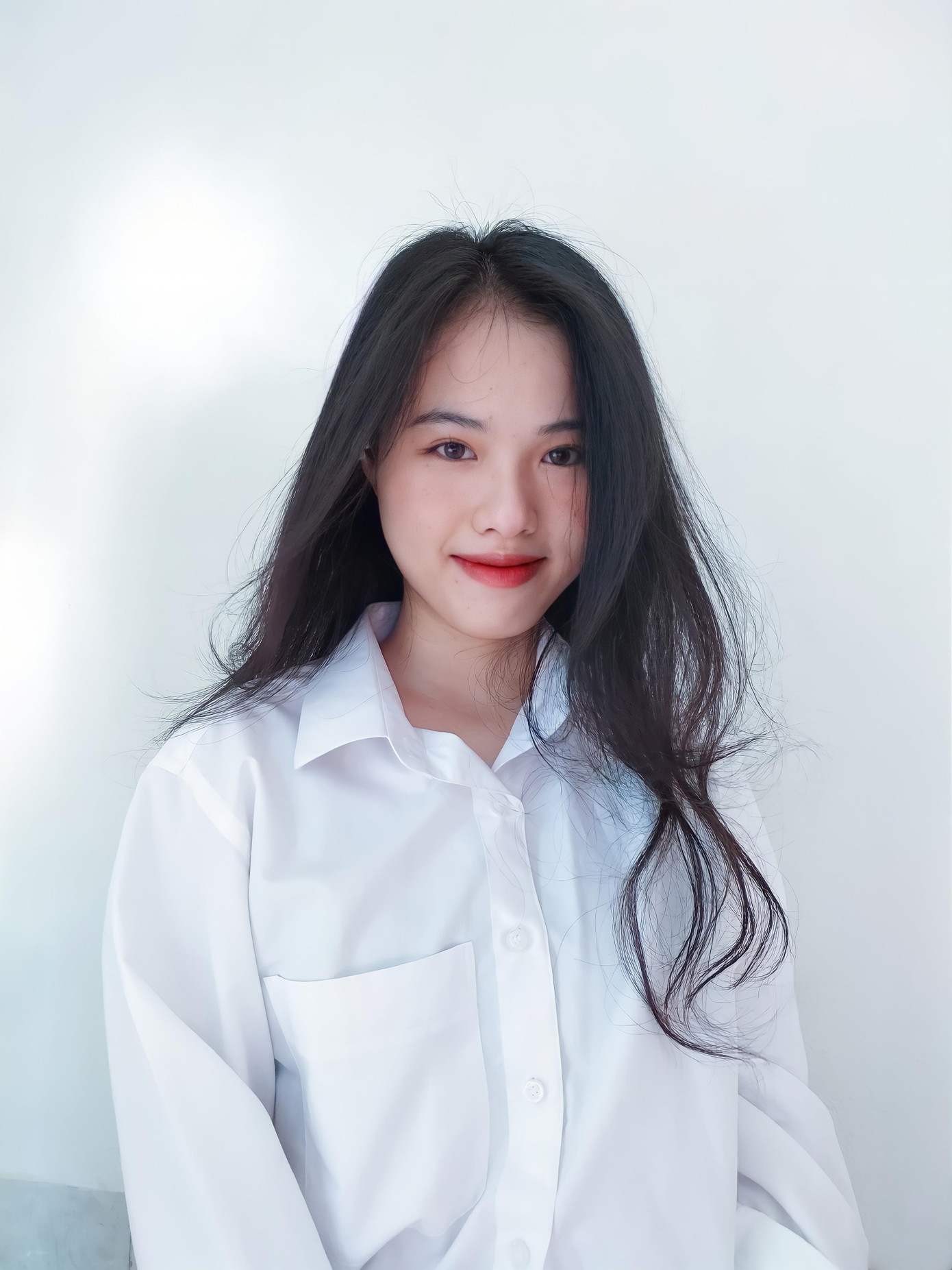 "Việc thay đổi thông báo học tập của nhà trường gây ra một số bất lợi với sinh viên, nhưng sinh viên cũng cần chia sẻ và chủ động", Thu Huyền chia sẻ.