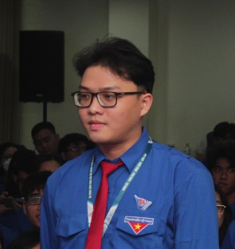 Đinh Thanh Toàn (năm thứ tư, ngành Khoa học máy tính, trường ĐH Công nghệ thông tin, ĐHQG TP. HCM). Đinh Thanh Toàn (năm thứ tư, ngành Khoa học máy tính, trường ĐH Công nghệ thông tin, ĐHQG TP. HCM).