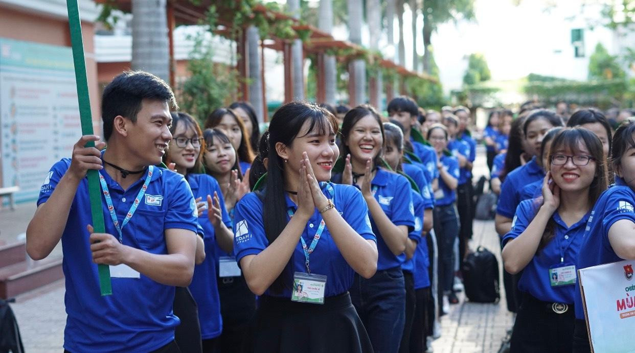 Lễ ra quân chiến dịch &apos;Mùa Hè Xanh&apos; của sinh viên trường ĐH Sư phạm TP. HCM.