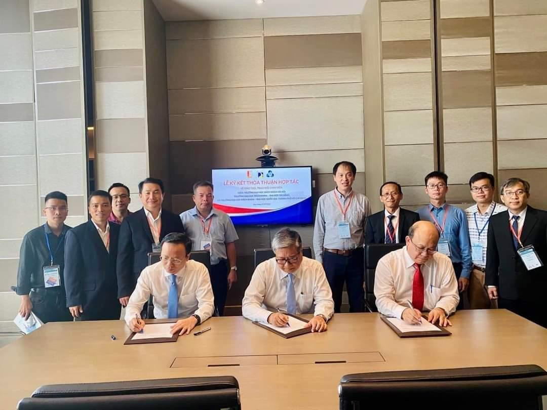 Ba trường: ĐH Bách khoa (ĐHQG TP. HCM), ĐH Bách khoa Hà Nội, ĐH Bách khoa (ĐH Đà Nẵng) ký thỏa thuận cho phép sinh viên được trao đổi học tập, nghiên cứu trong khối ba trường.