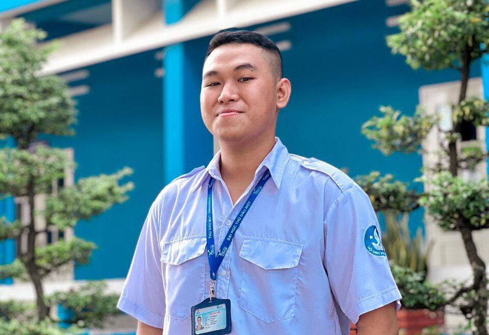 "Một người thủ lĩnh giỏi, là người tiên phong, dám nghĩ dám làm và dám hành động", Huy chia sẻ. "Một người thủ lĩnh giỏi, là người tiên phong, dám nghĩ dám làm và dám hành động", Huy chia sẻ.