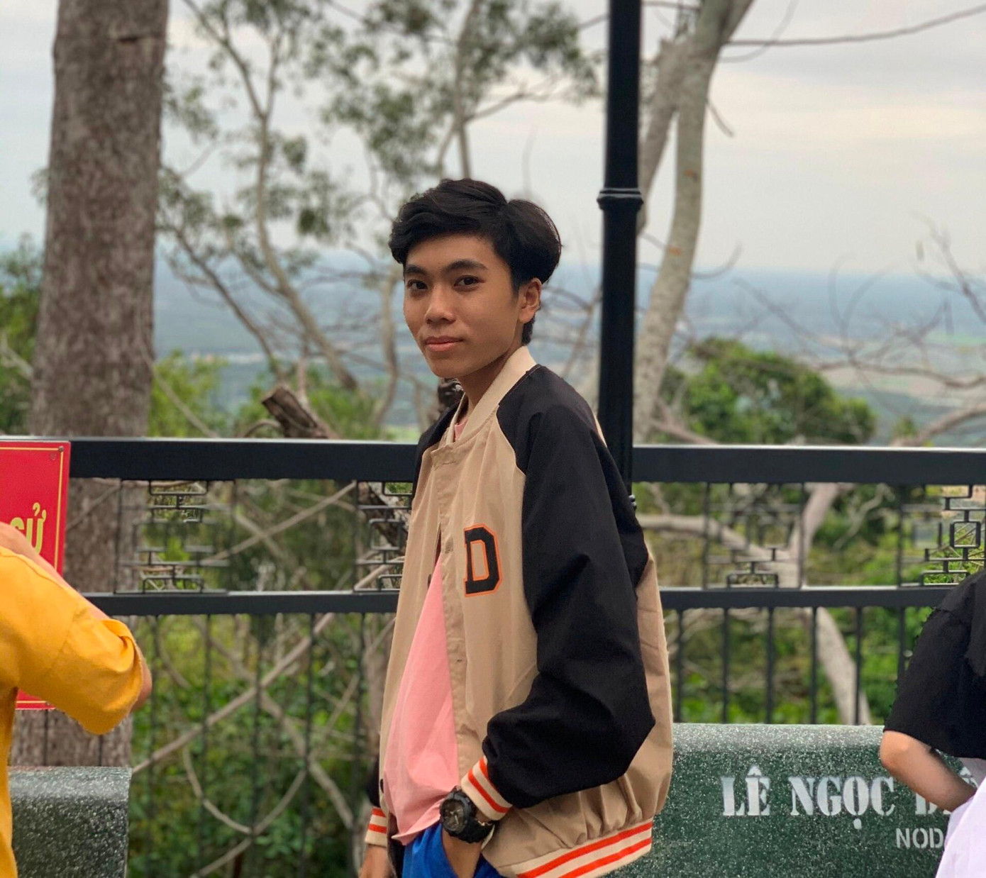 Thái Hiển còn e ngại khi học trực tiếp vì đã quen dần với việc học trực tuyến tại nhà.