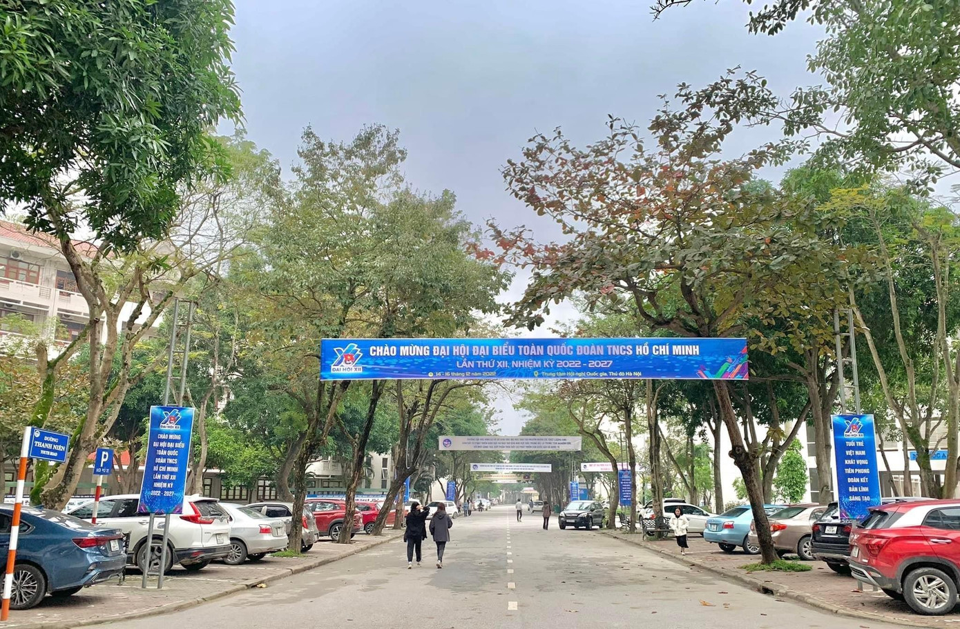 Fanpage của Đoàn trường ĐH Vinh còn cho thấy khung cảnh trang trí chào mừng Đại hội Đoàn toàn quốc của nhà trường.