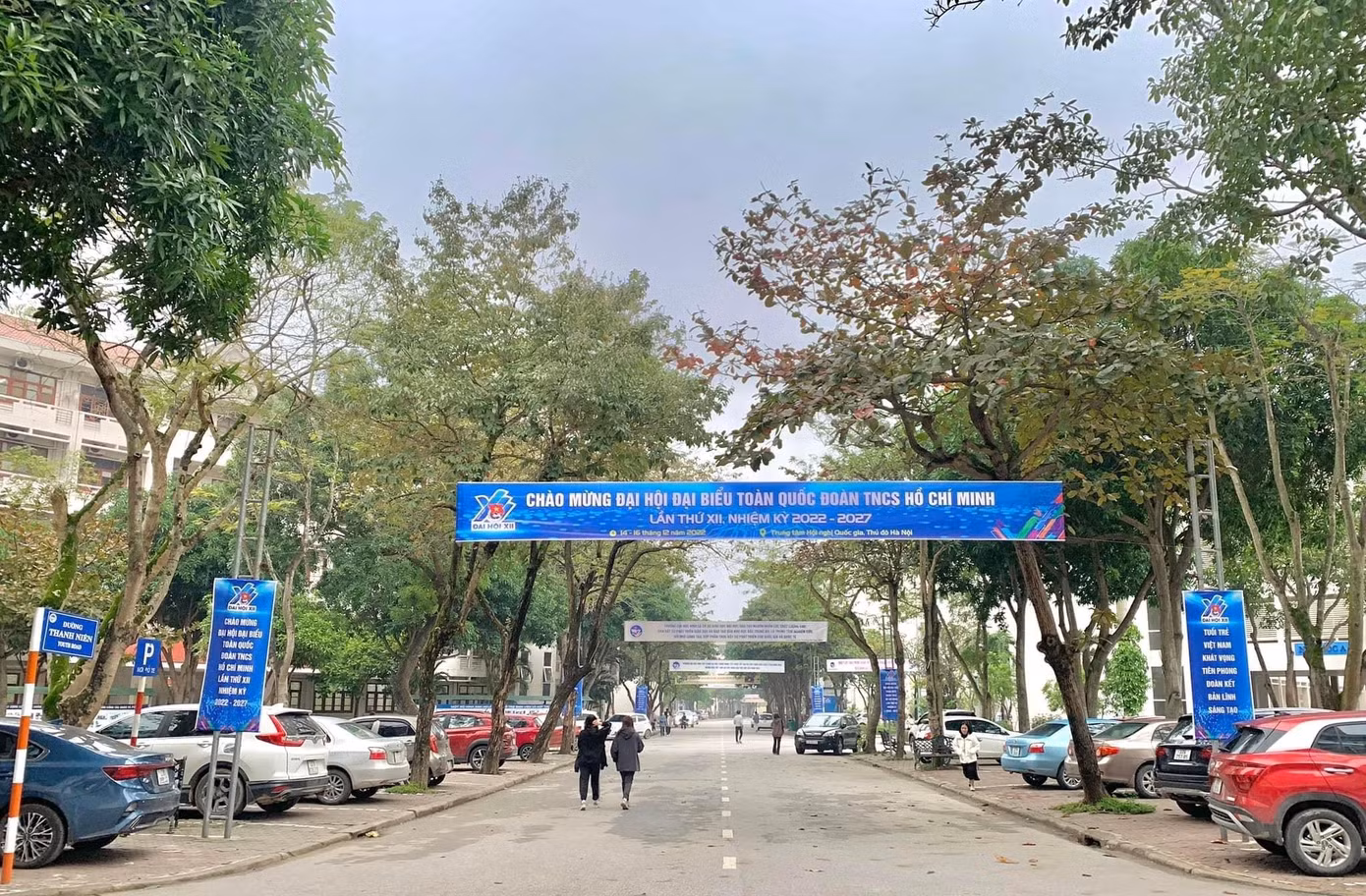 Fanpage của Đoàn trường ĐH Vinh còn cho thấy khung cảnh trang trí chào mừng Đại hội Đoàn toàn quốc của nhà trường.